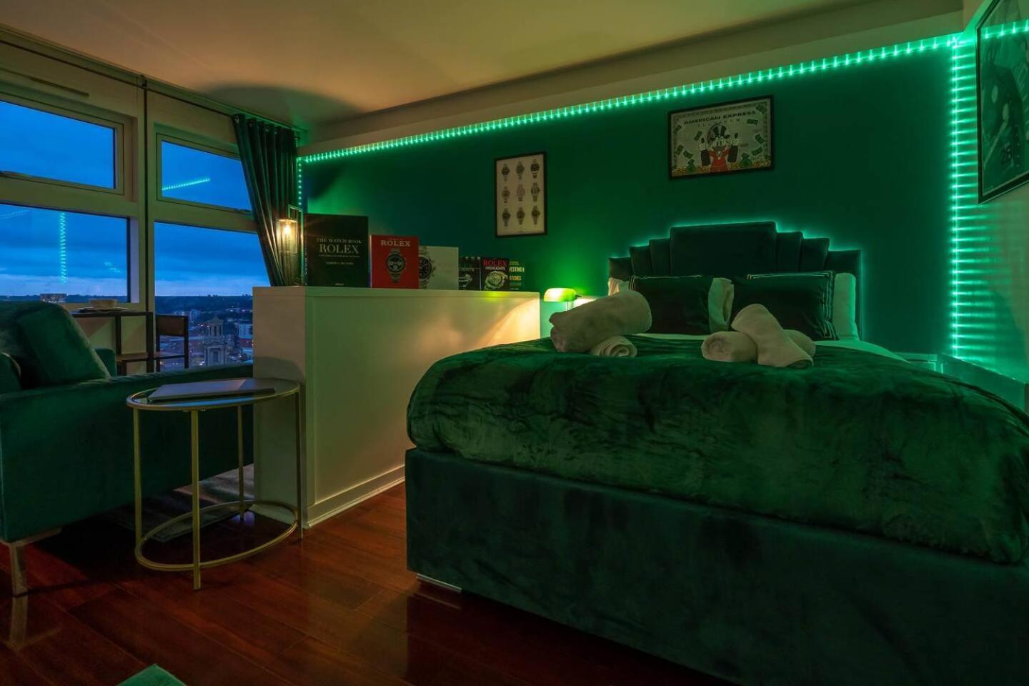 Luxury Rolex Retreat Apartamento Birmingham Exterior foto